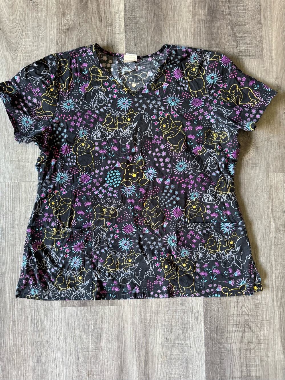 Disney Winnie the Pooh Friends Floral Scrub Top Women L